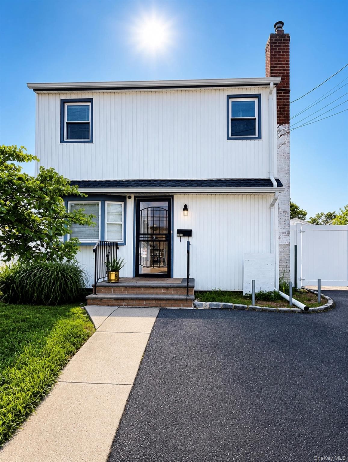 1800 Newbridge Road, North Bellmore