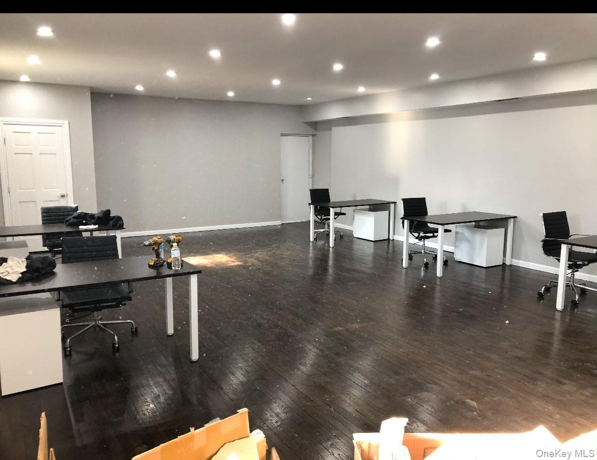 2410 Boston Post Road thumbnail 14