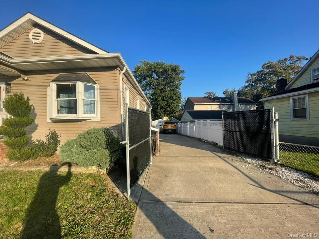 353 Benson Avenue thumbnail 2