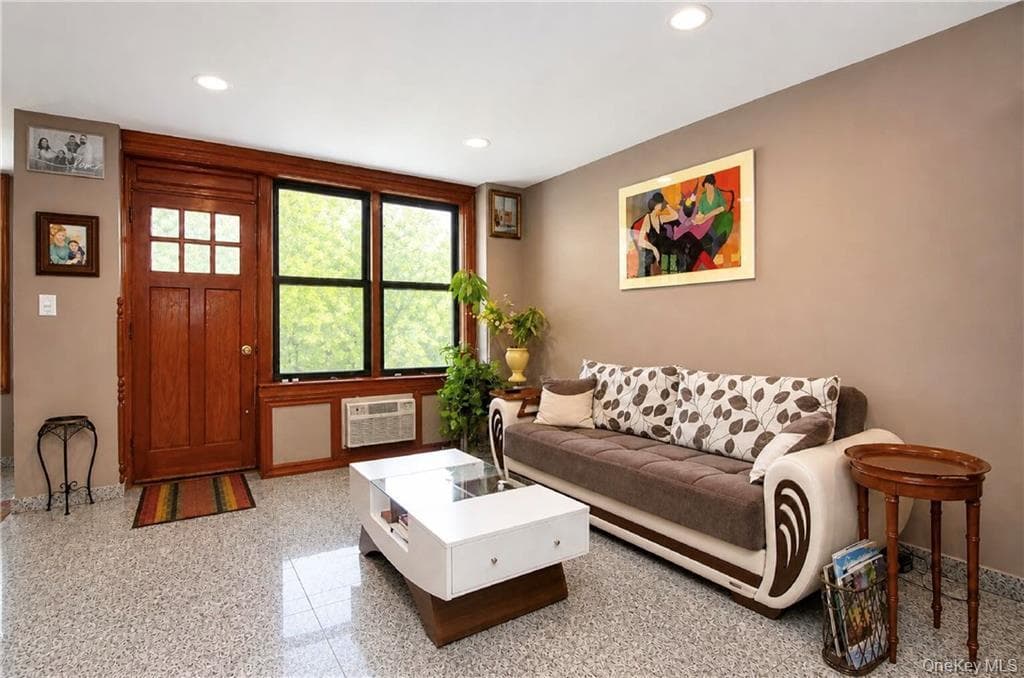 2800 Coyle Street Unit: 322 thumbnail 8