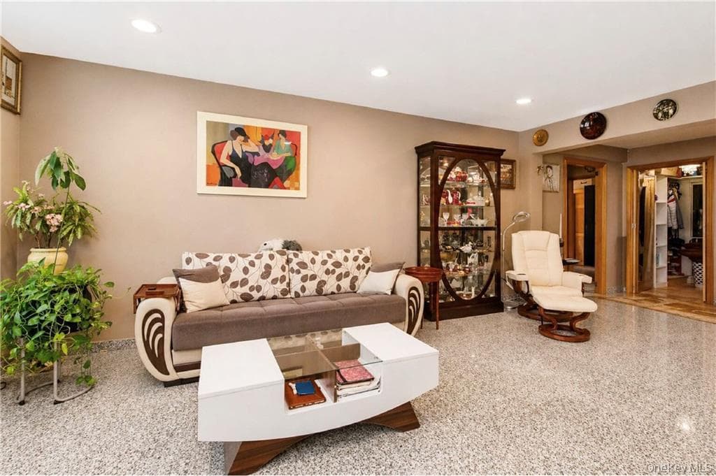 2800 Coyle Street Unit: 322 thumbnail 6