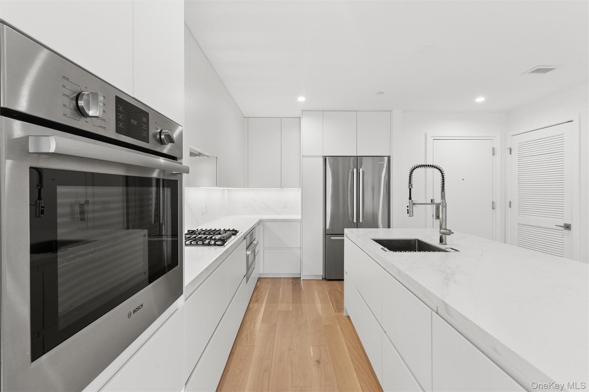 140 Boardwalk Unit: 905B thumbnail 12