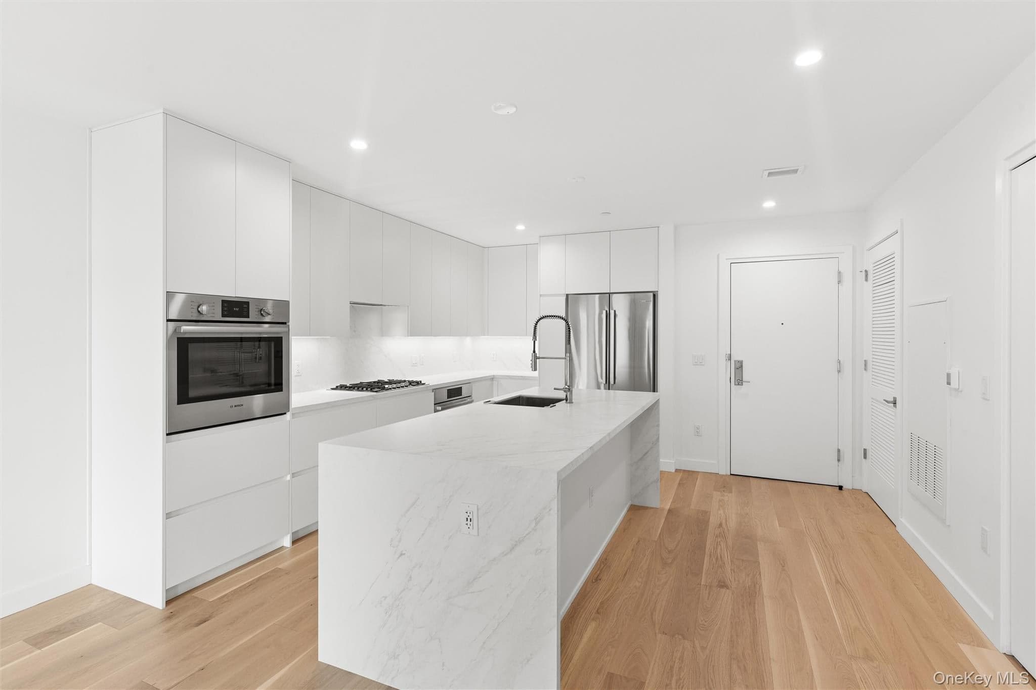 140 Boardwalk Unit: 905B thumbnail 9