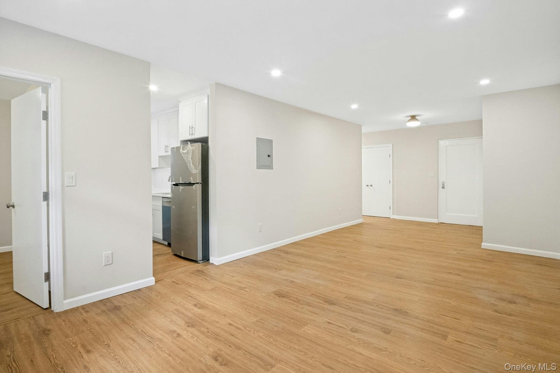 180 E Hartsdale Avenue Unit: 1F thumbnail 7