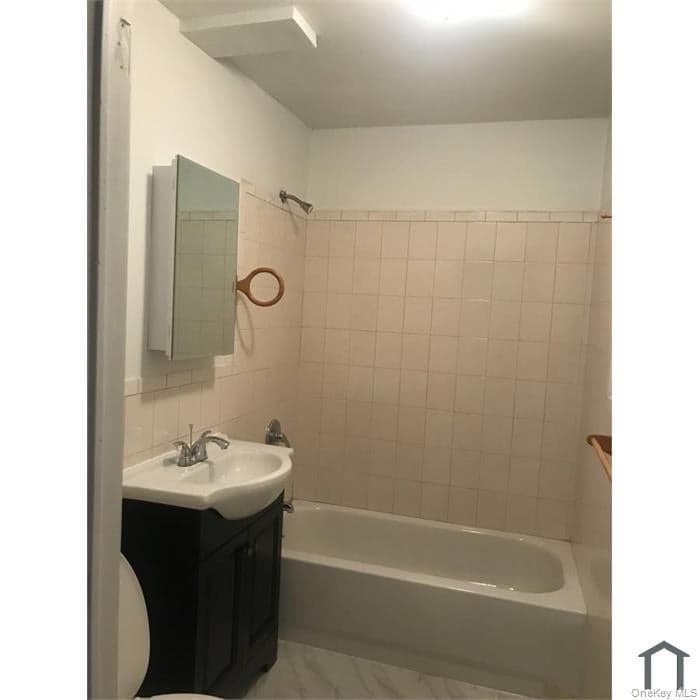 3969 Carpenter Avenue thumbnail 3