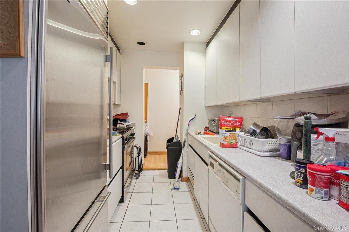 1130 Stadium Avenue Unit: 1J thumbnail 2