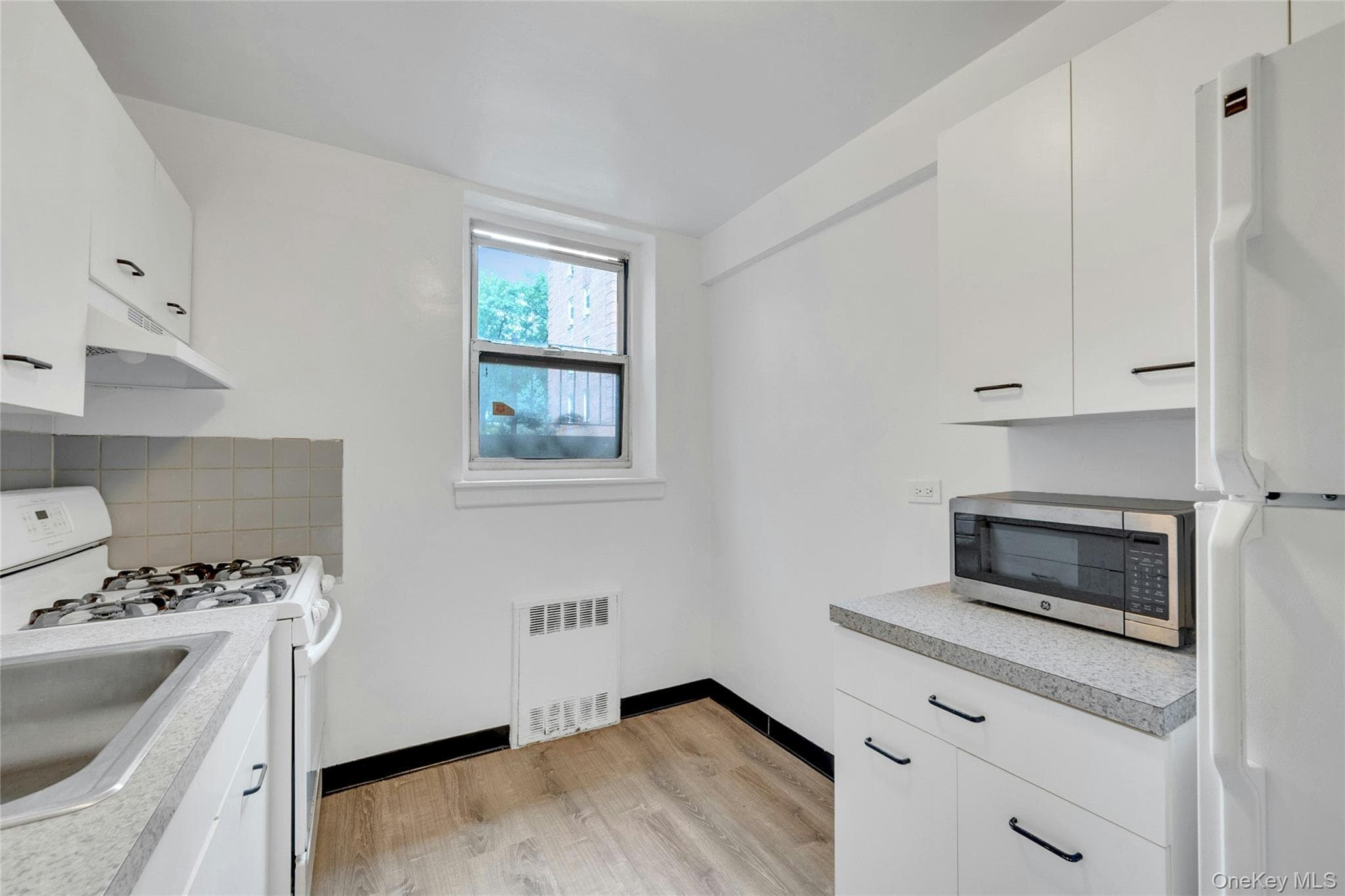 5610 Netherland Avenue Unit: 1G thumbnail 3
