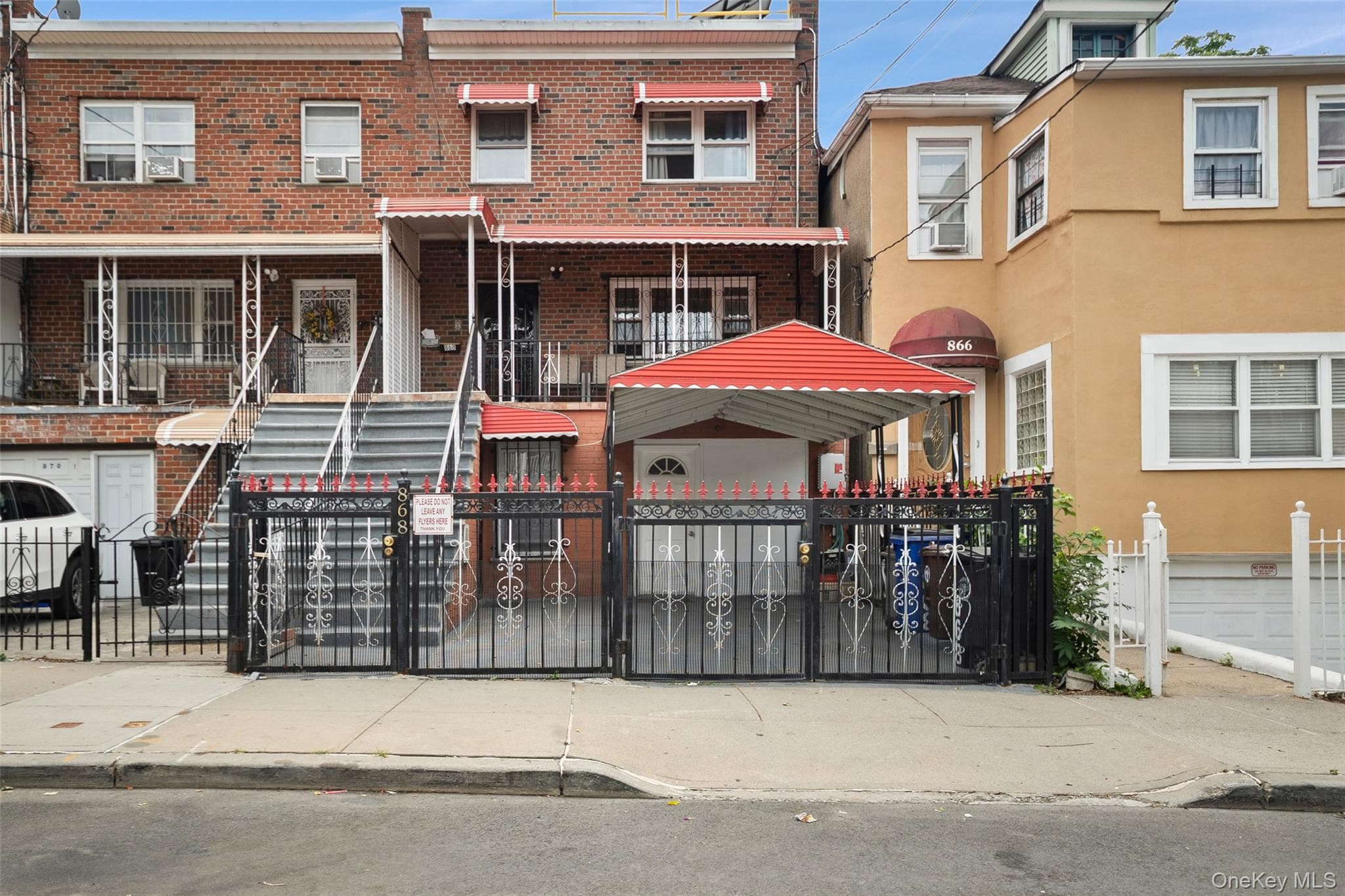 868 E 216th Street photo 1