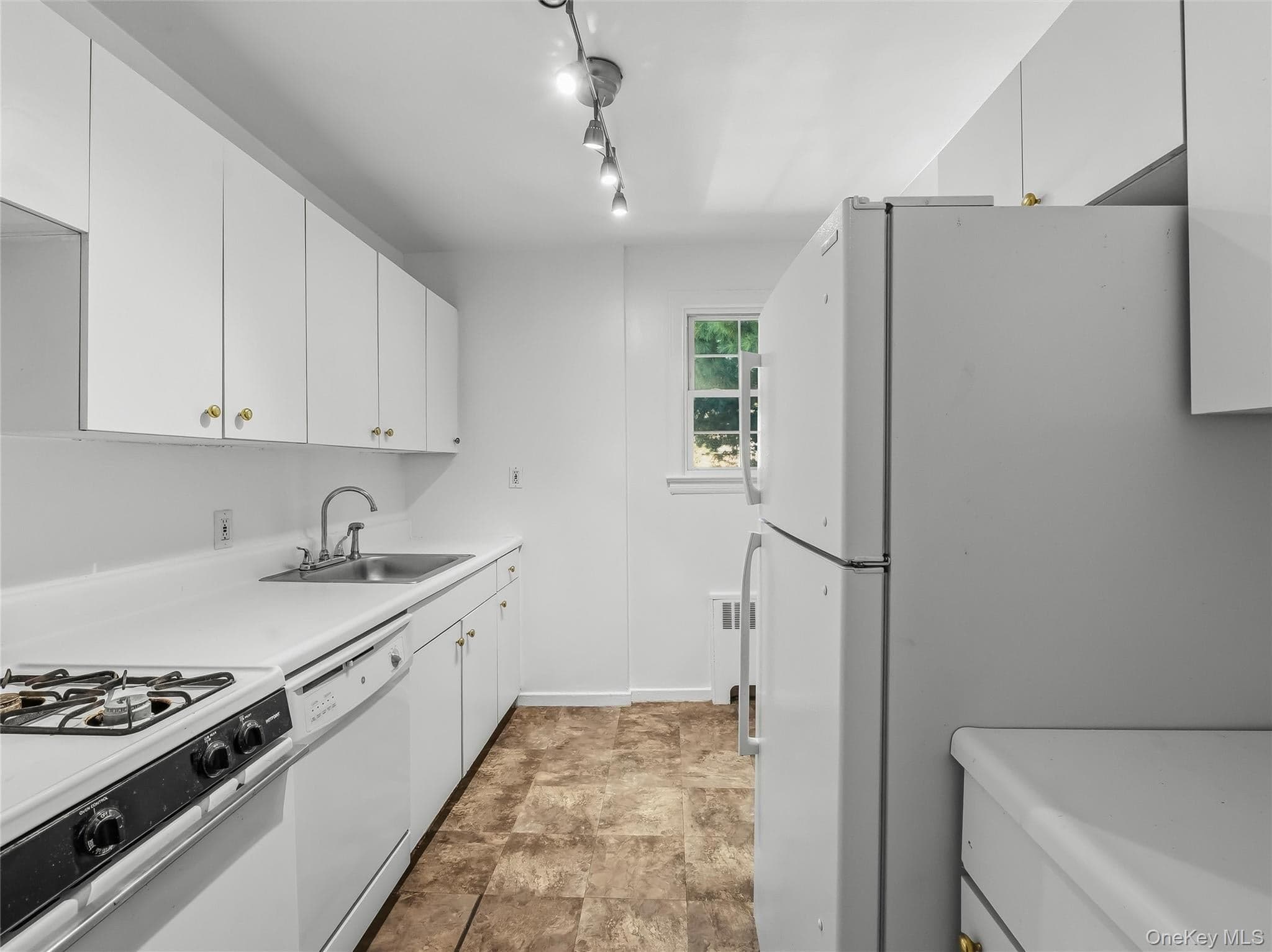 751 N Broadway Unit: 3C thumbnail 11