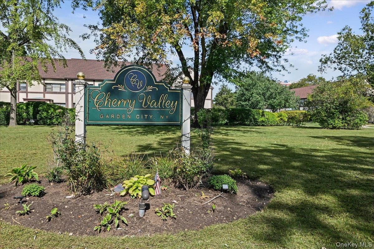 129 Fifteenth Street Unit: B1, Garden City