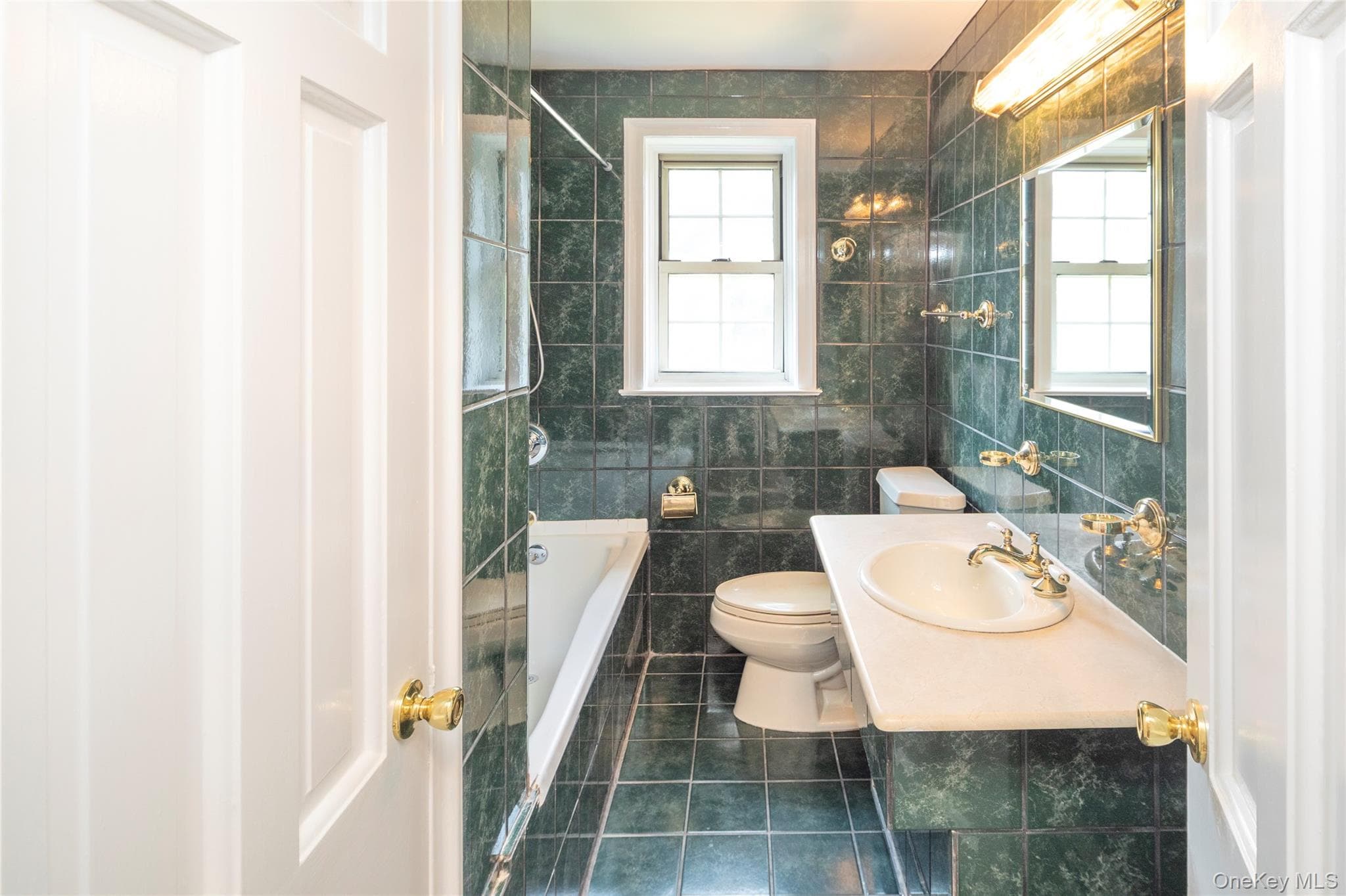 2 Chateaux Circle Unit: 2E thumbnail 10