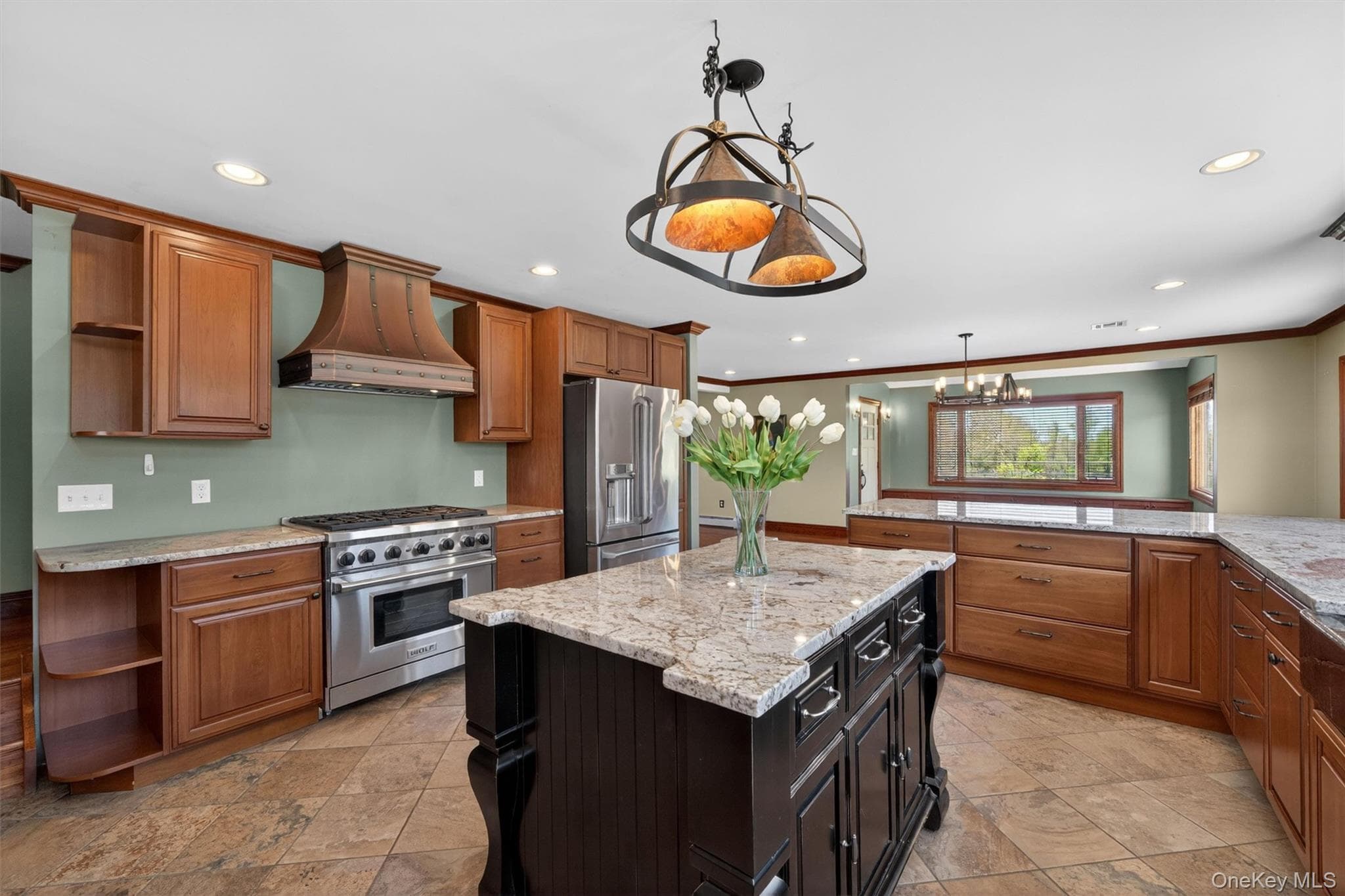 285 Maple Avenue thumbnail 14