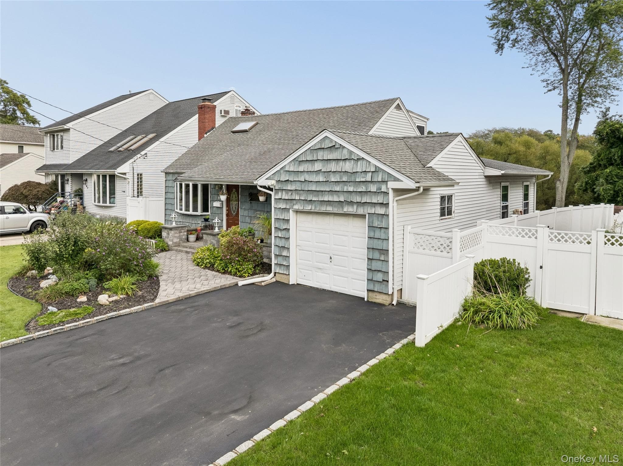 143 Deer Lake Drive thumbnail 2