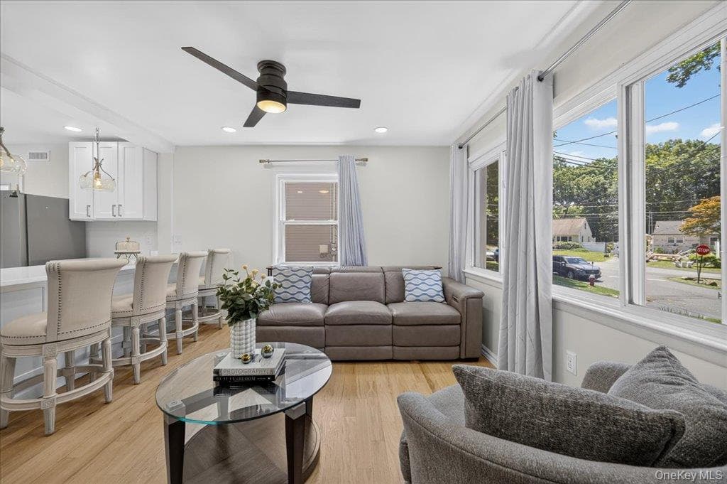33 Terrace Avenue thumbnail 3