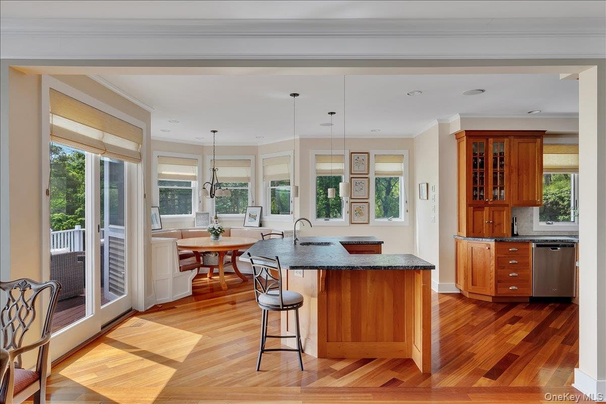 248 Van Wies Point Road thumbnail 10