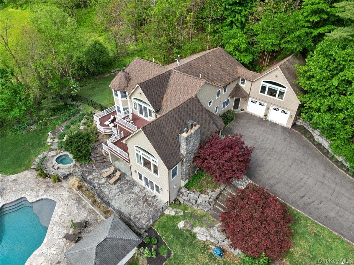 248 Van Wies Point Road thumbnail 3