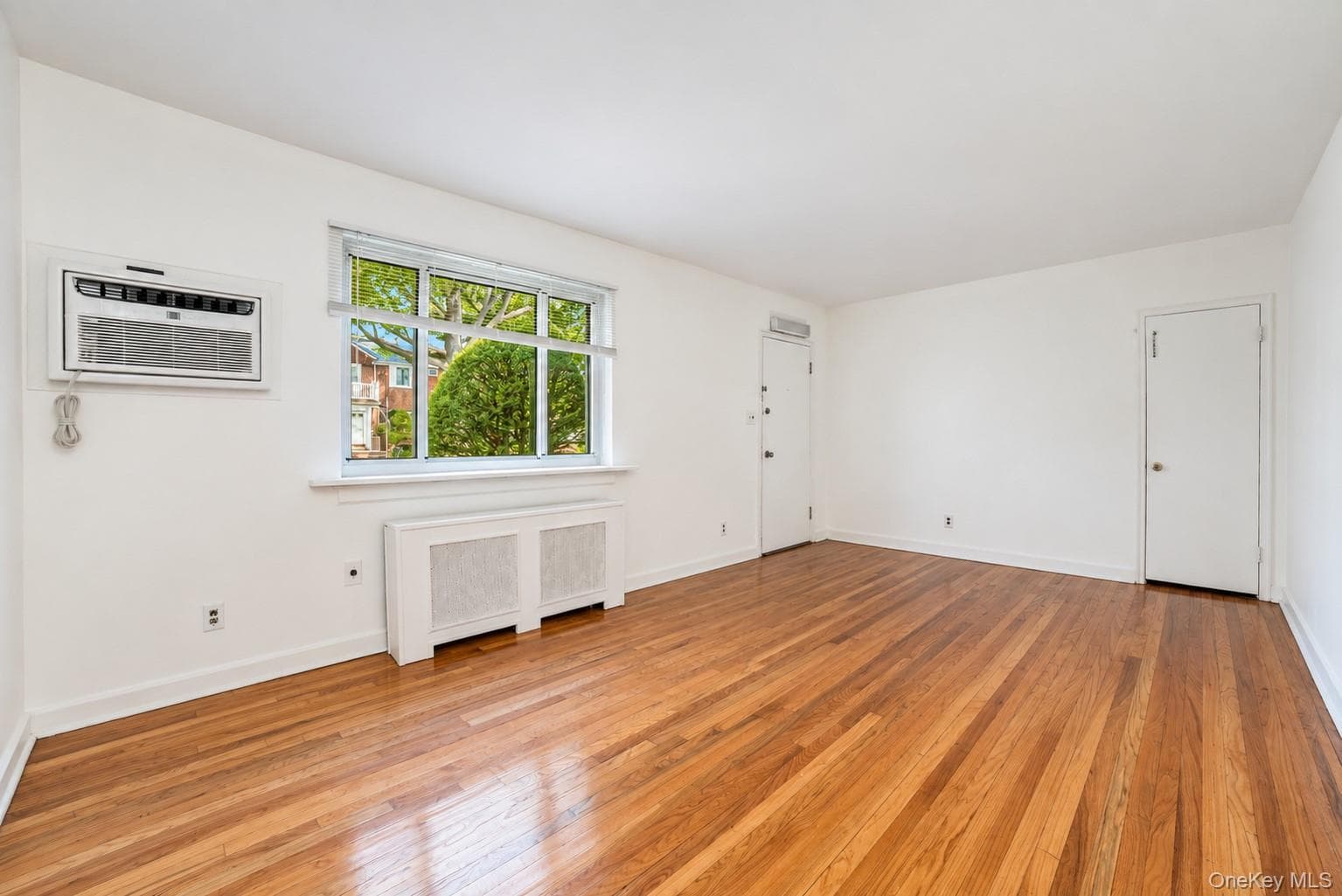 260-13 74th Avenue Unit: 1 thumbnail 3