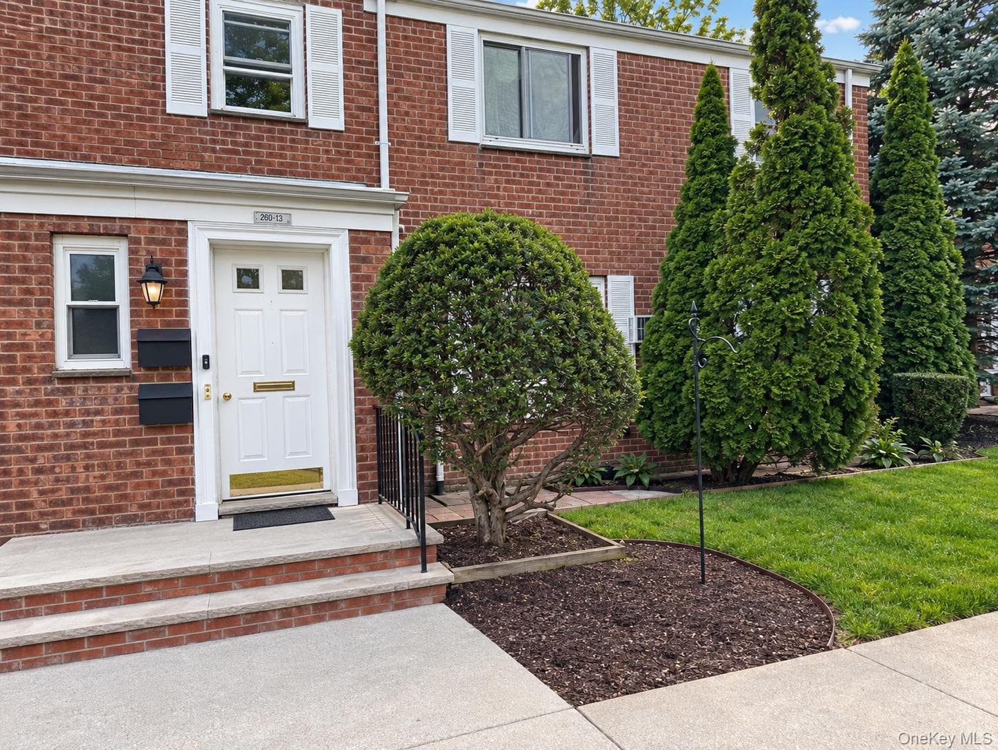 260-13 74th Avenue Unit: 1, Glen Oaks