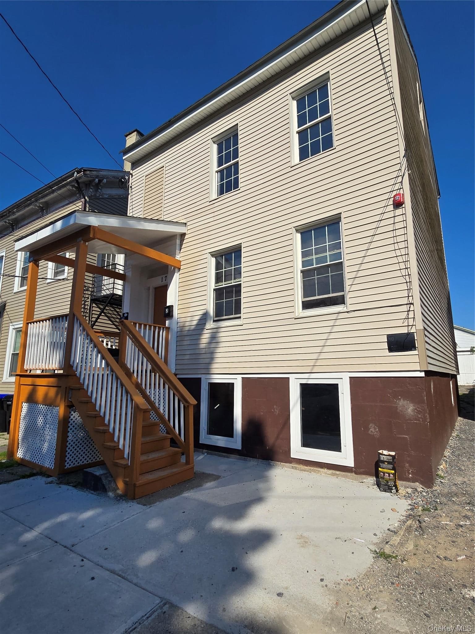 17 Conklin Street thumbnail 2