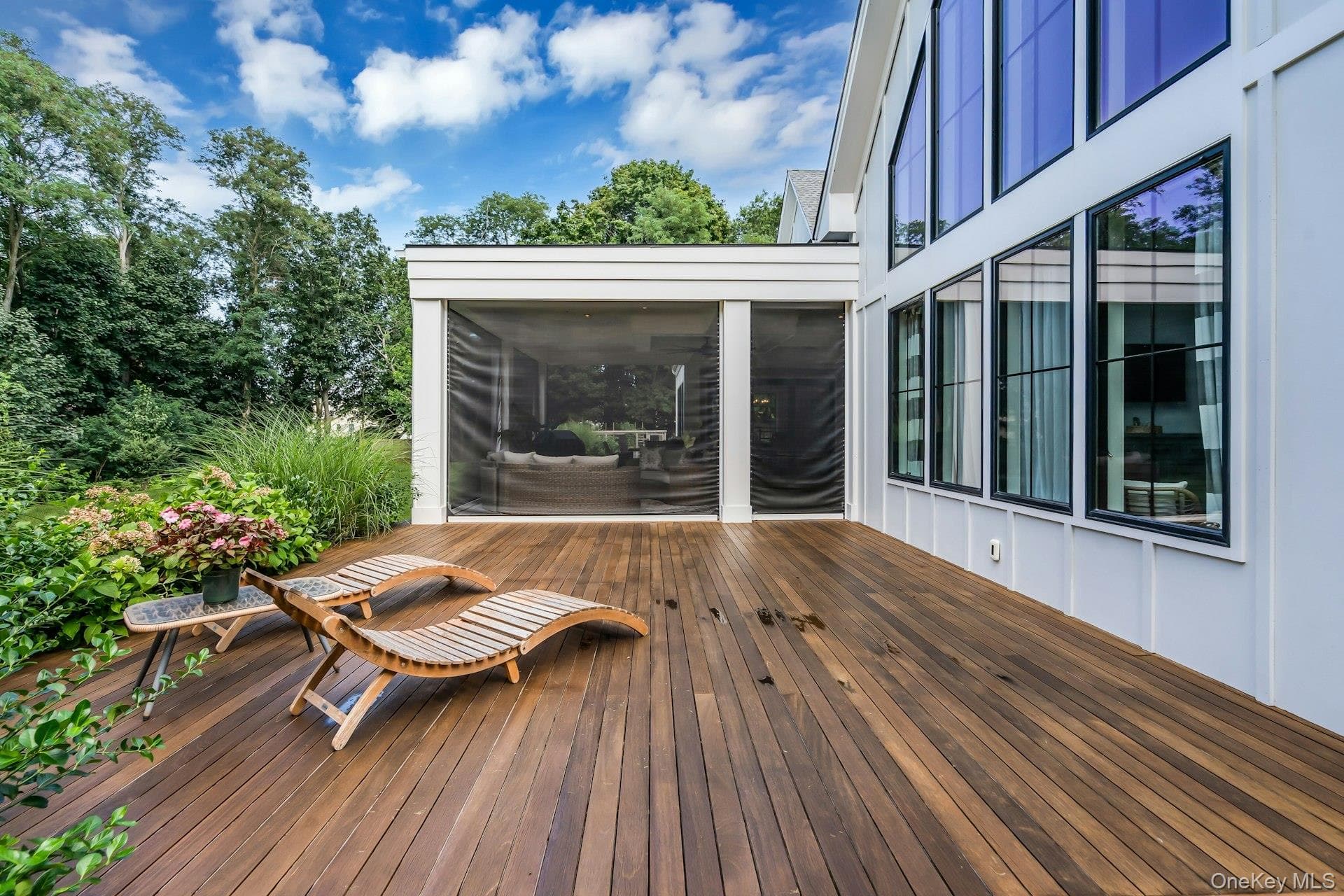 712 Hubbard Avenue thumbnail 27