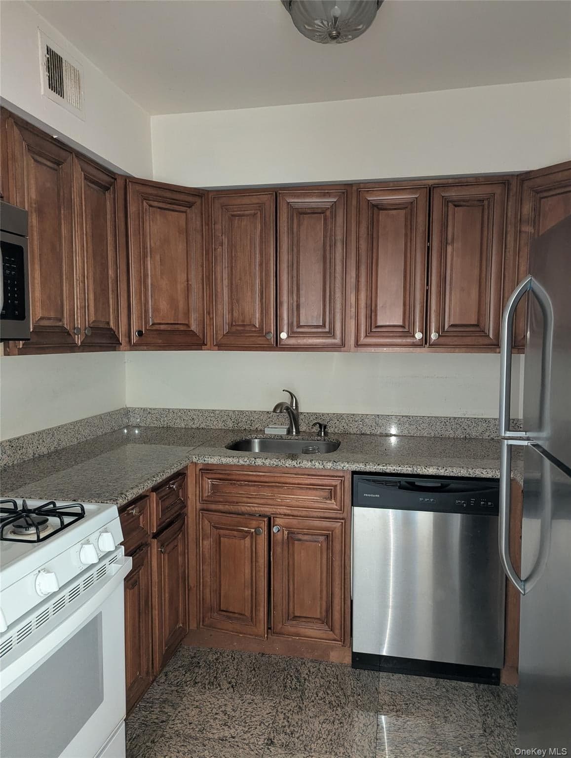 62 Baily Court Unit: 62 thumbnail 3