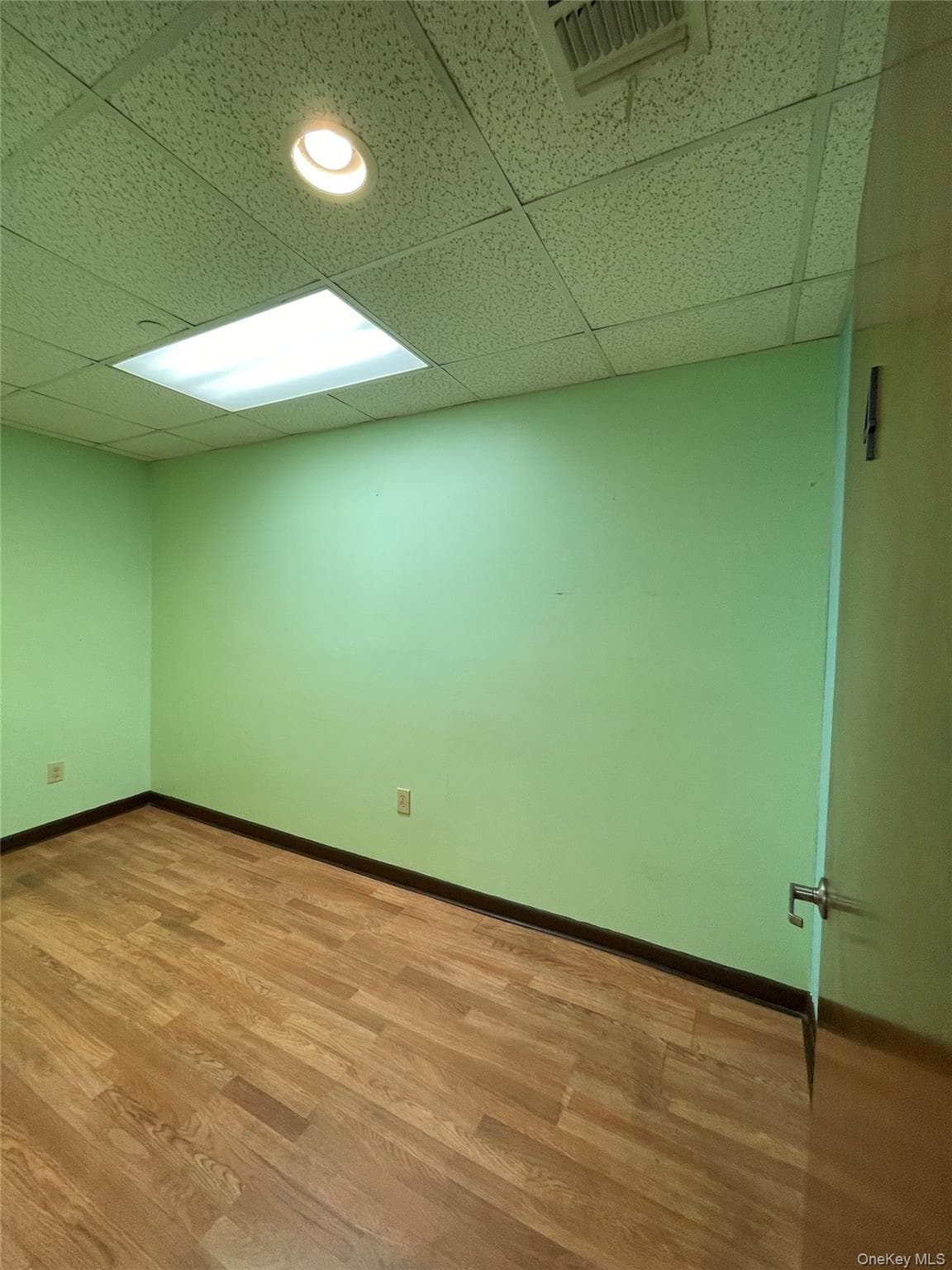 288 Hempstead Avenue thumbnail 13