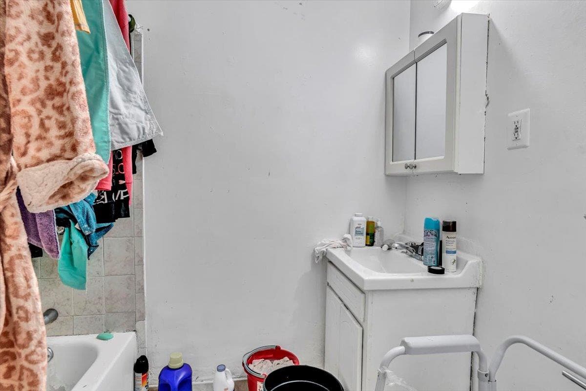 1068 Woodycrest Avenue thumbnail 11
