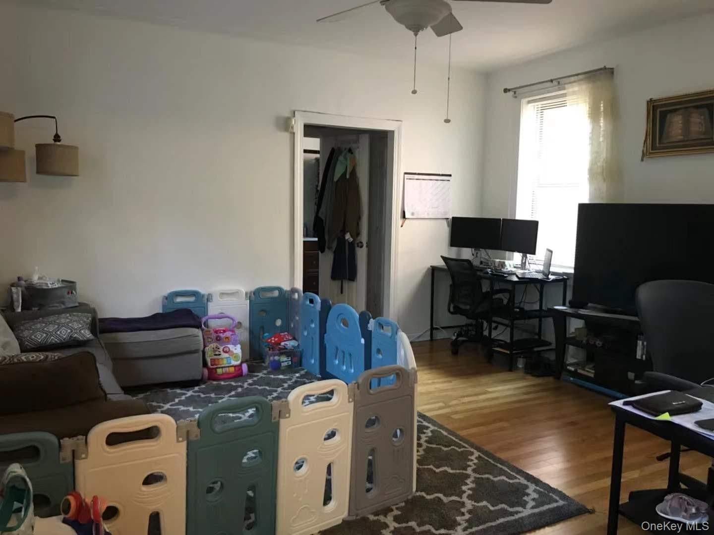 61-40 Saunders Street Unit: C5 thumbnail 4