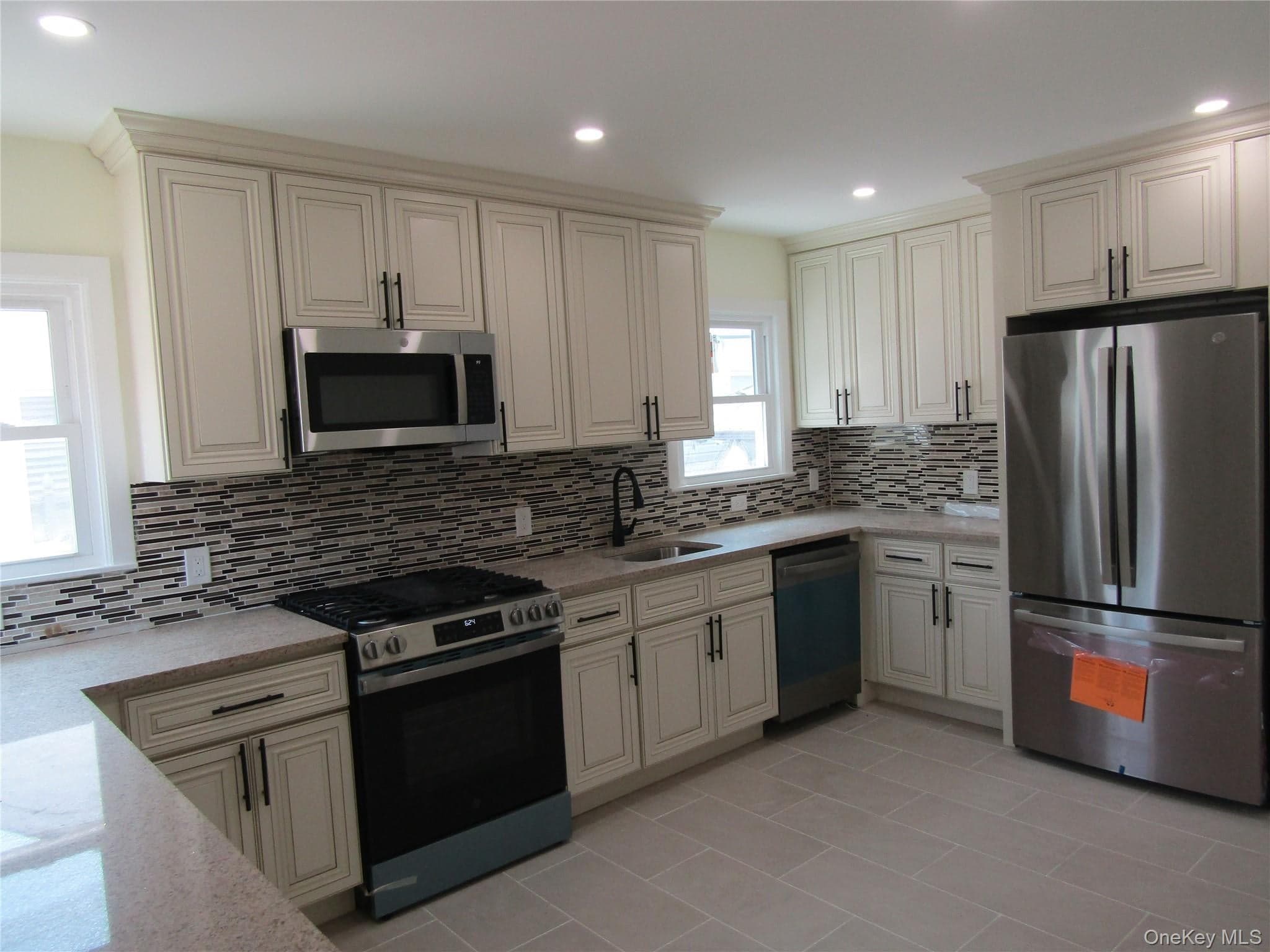 258 Brown Avenue thumbnail 6