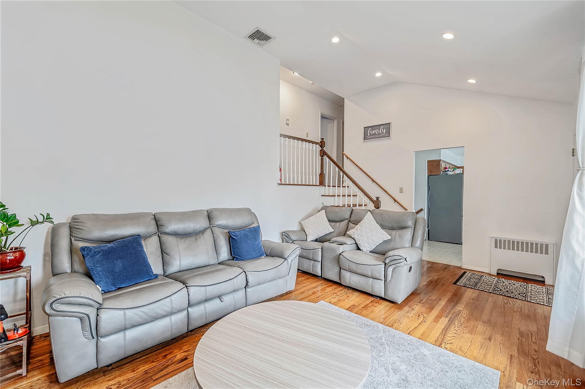 2275 Hynes Place thumbnail 6