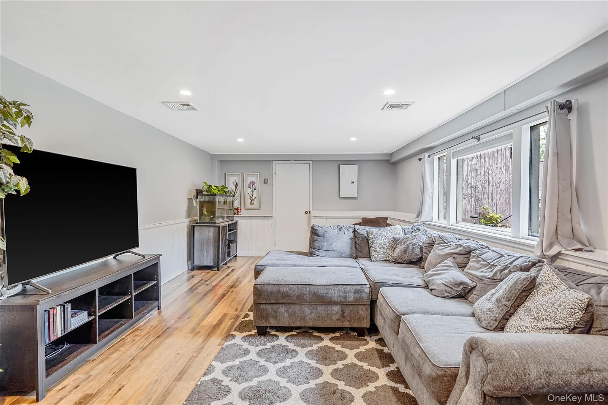 2275 Hynes Place thumbnail 14