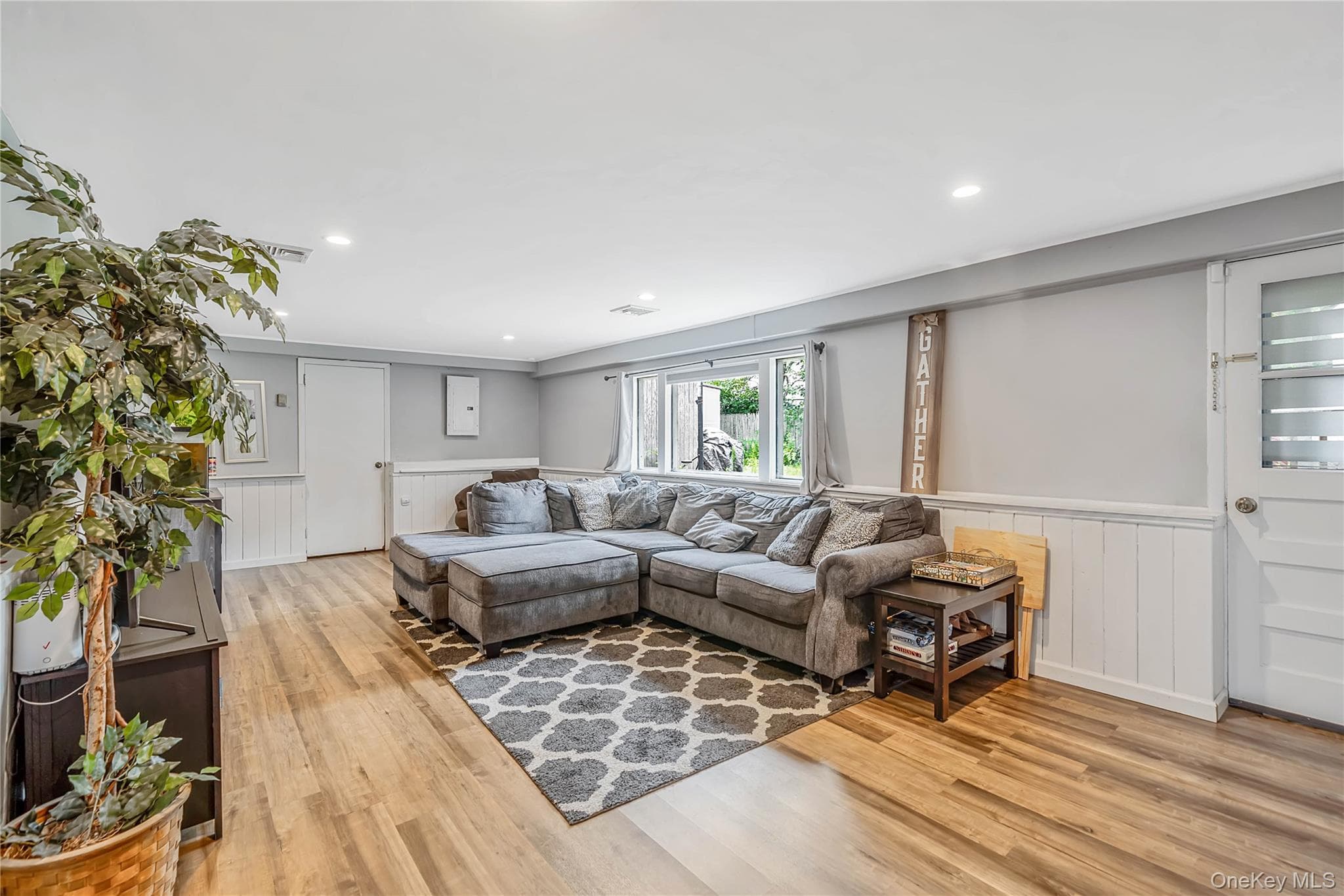 2275 Hynes Place thumbnail 13