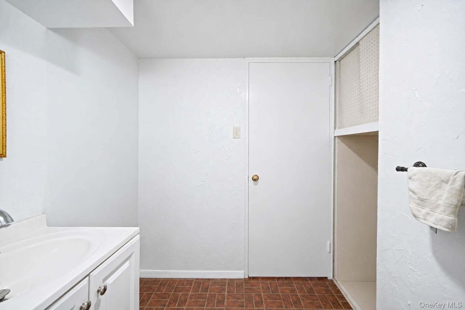 2275 Hynes Place thumbnail 26
