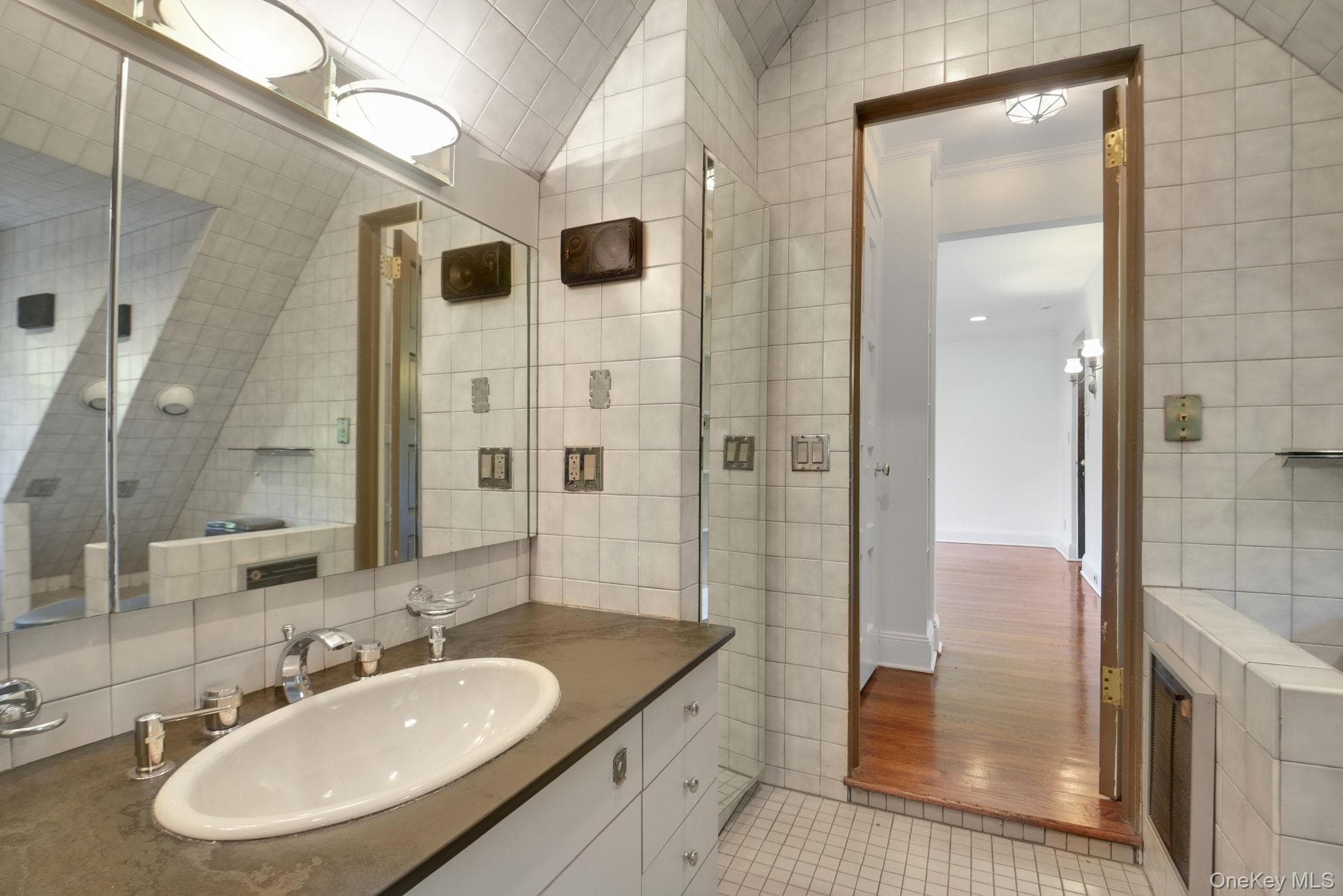 46 Fenimore Road thumbnail 25