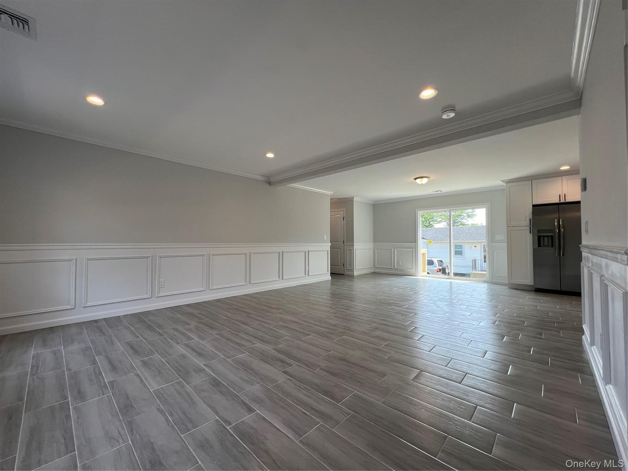 103 Huntington Drive thumbnail 3