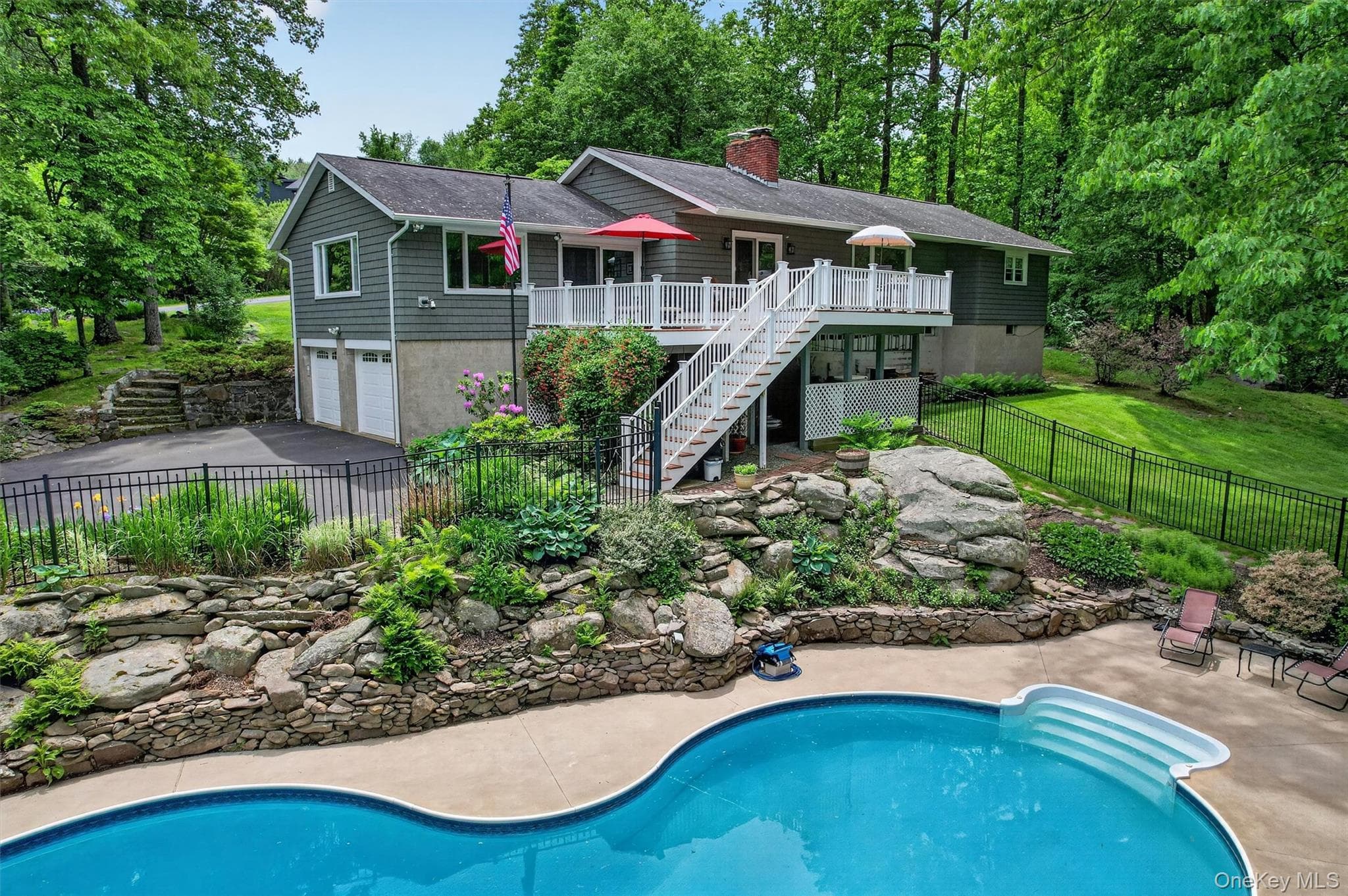 8 Mountain Brook Road photo 1