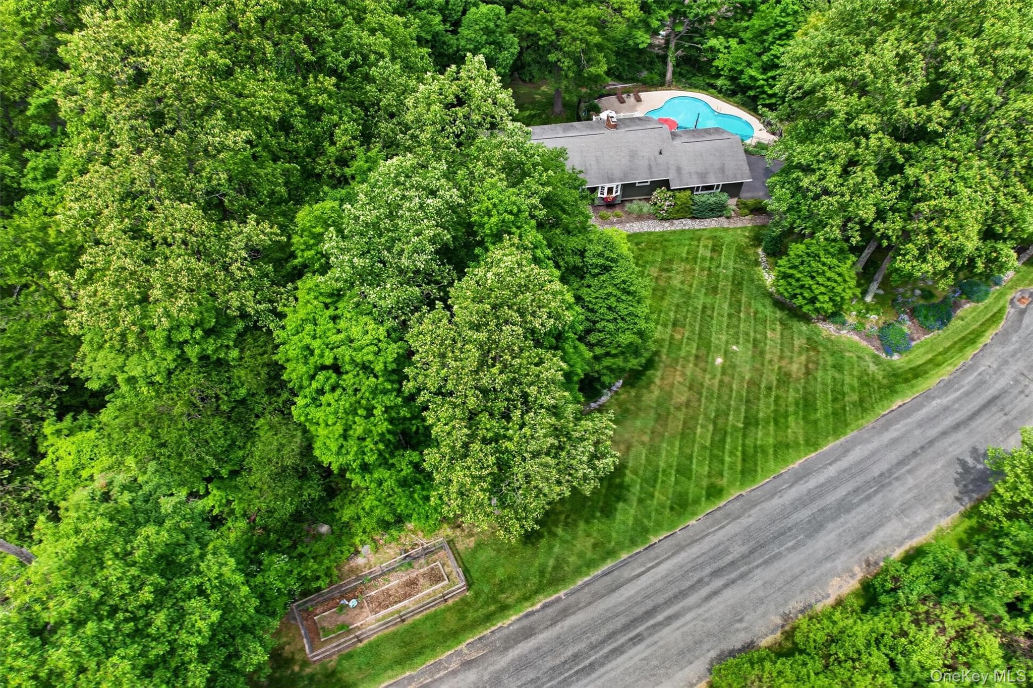 8 Mountain Brook Road thumbnail 37