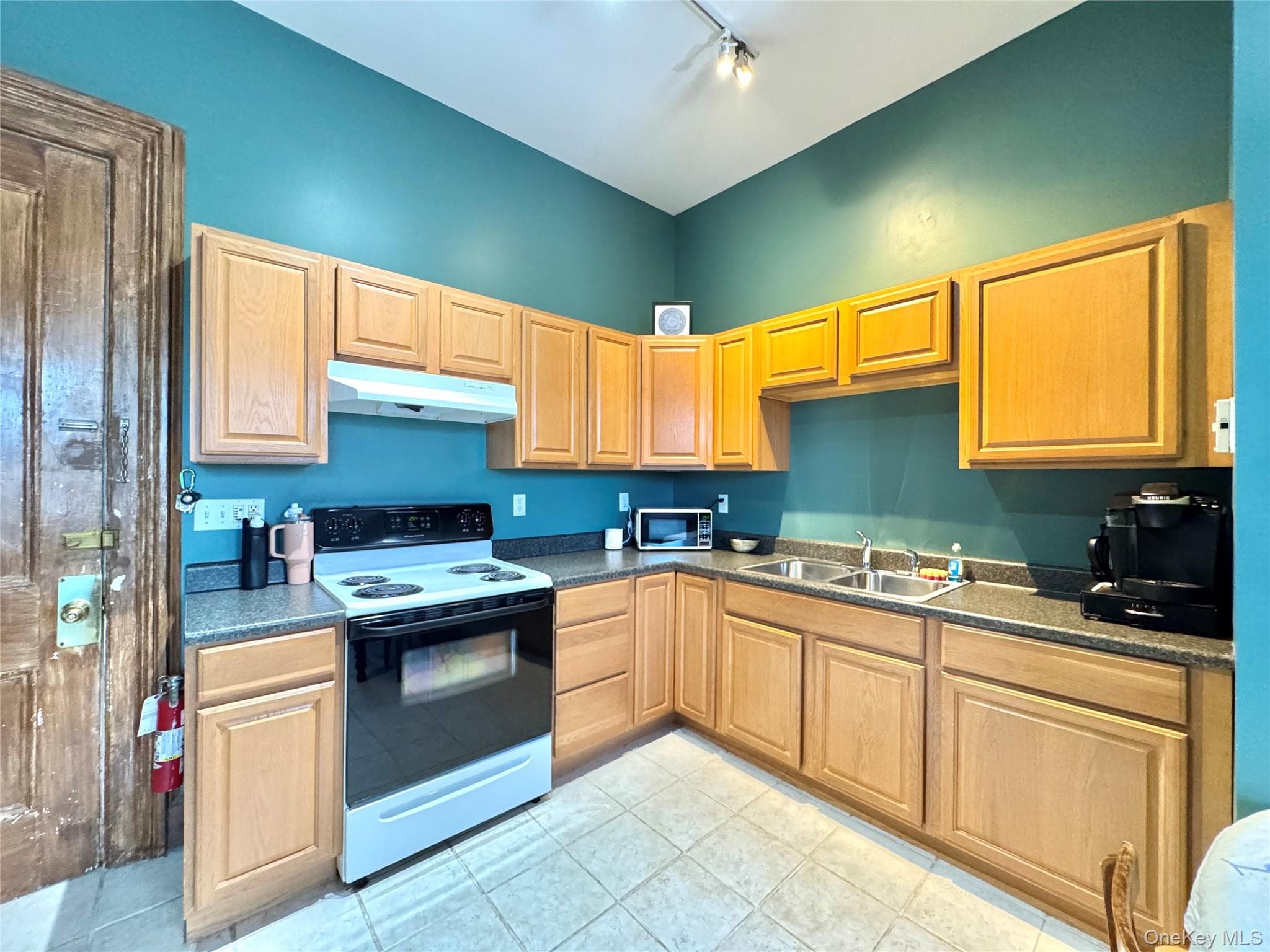 147-151 Grandview Avenue thumbnail 36