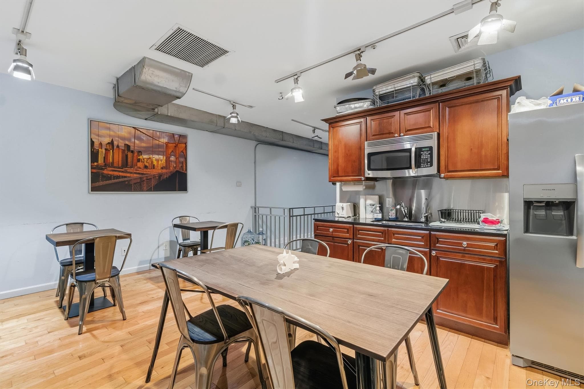 95 Rockaway Avenue thumbnail 33