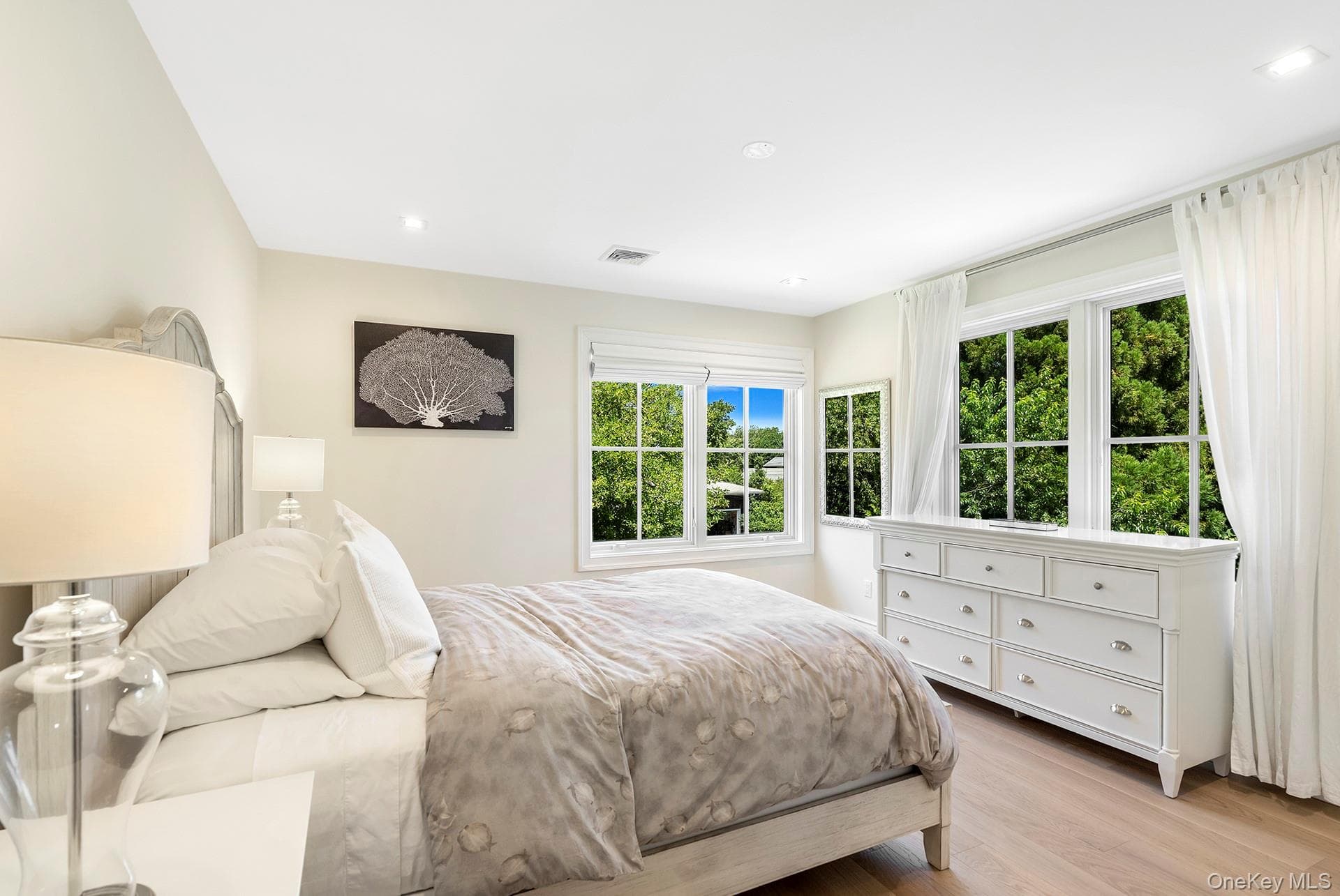 166 Greenwich Street thumbnail 19