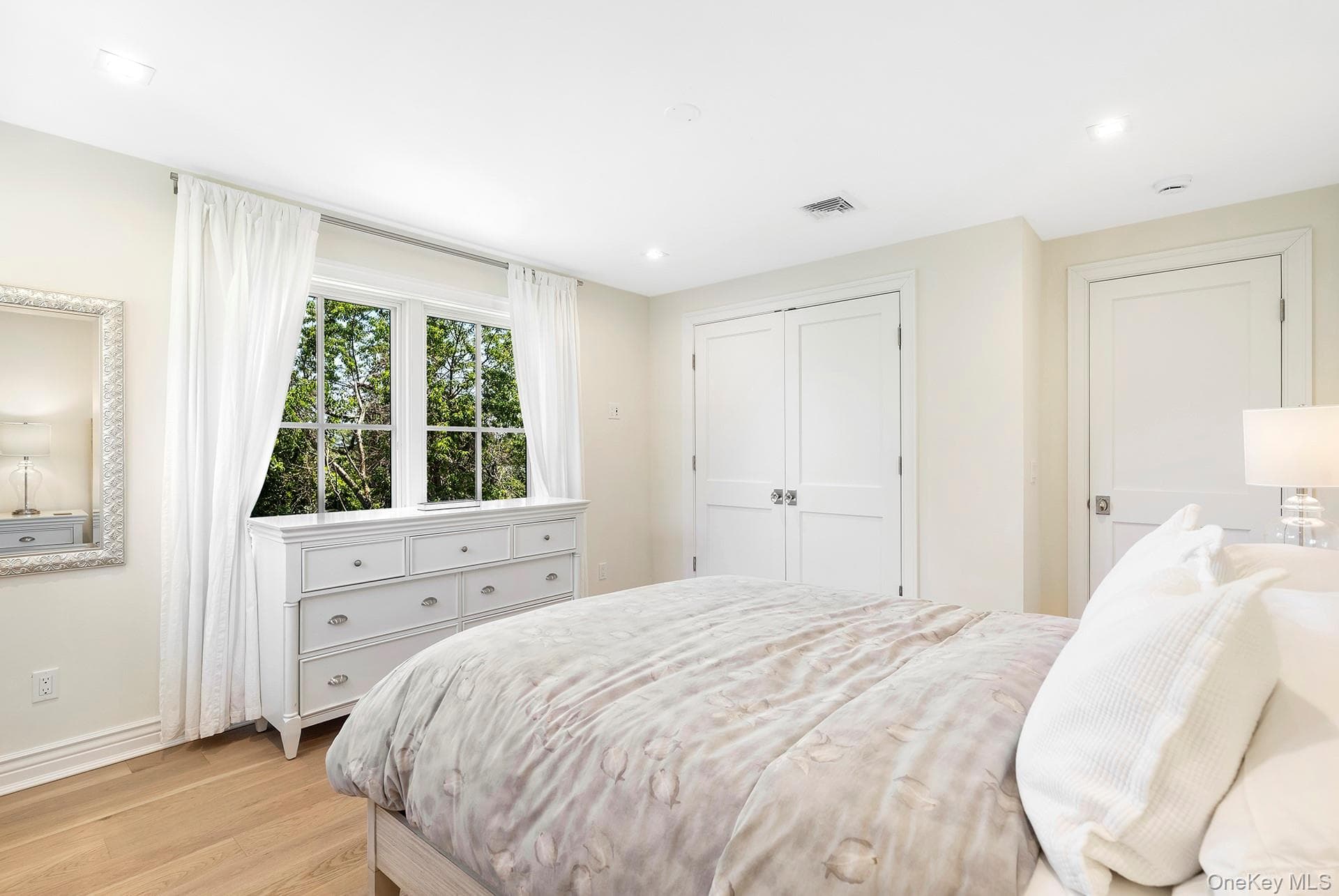 166 Greenwich Street thumbnail 18