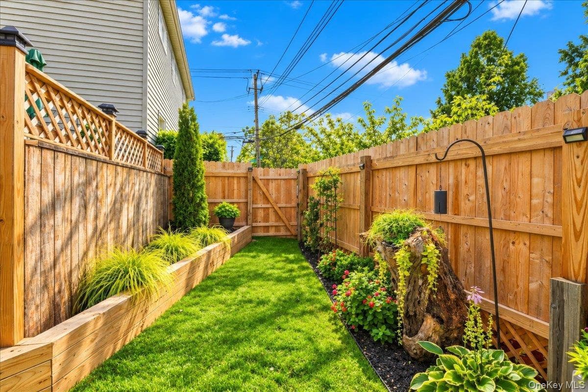 2653 Harding Avenue thumbnail 24