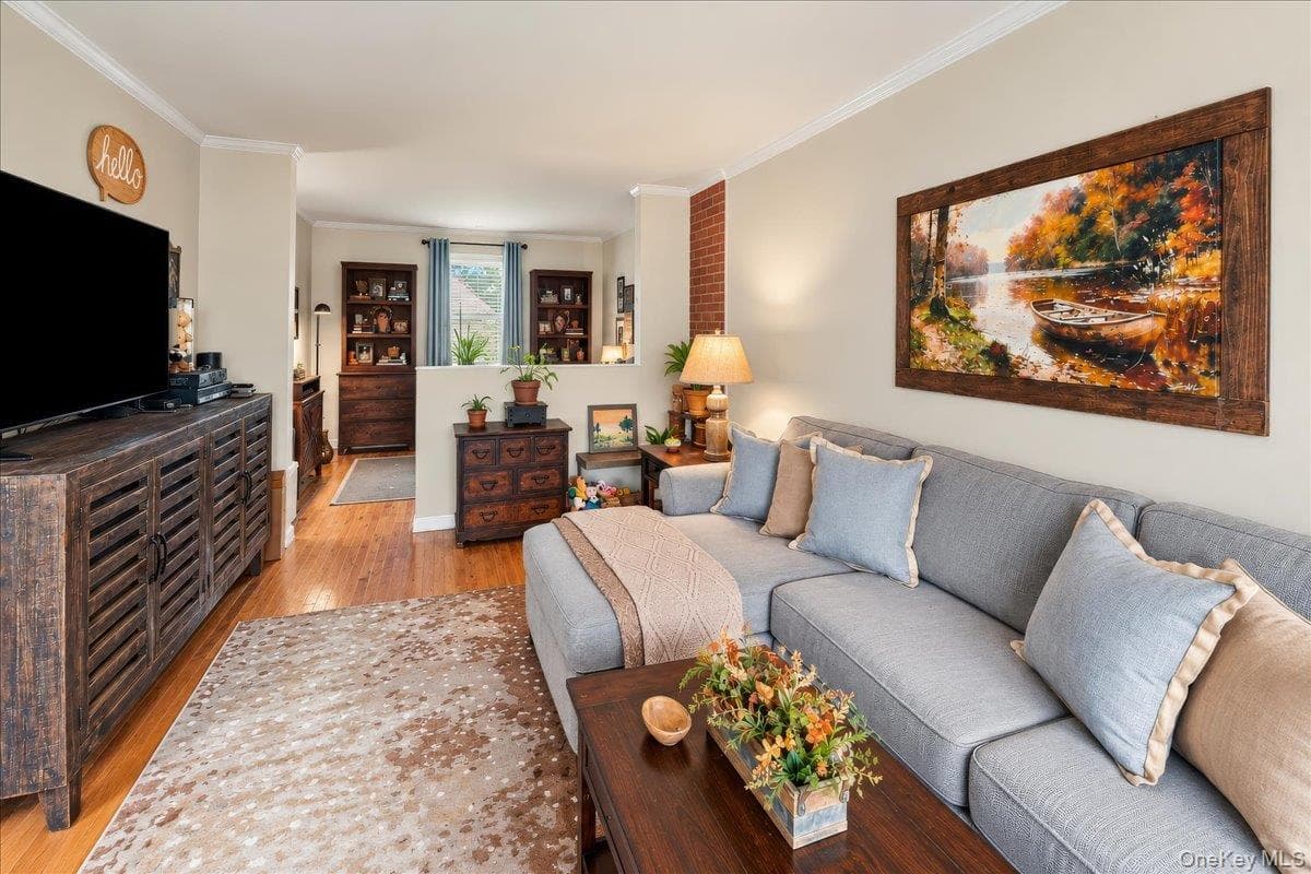 2653 Harding Avenue thumbnail 5