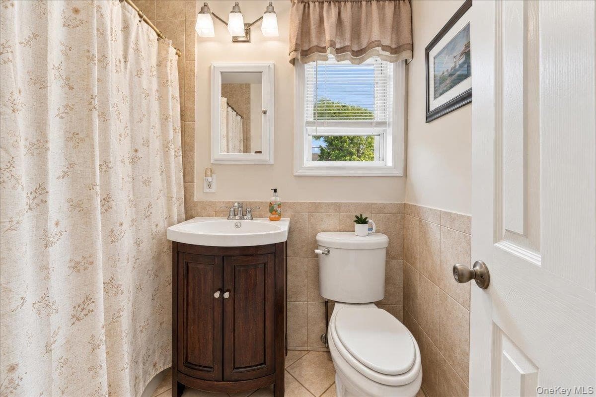 2653 Harding Avenue thumbnail 11