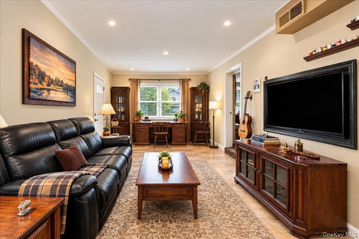 2653 Harding Avenue thumbnail 12