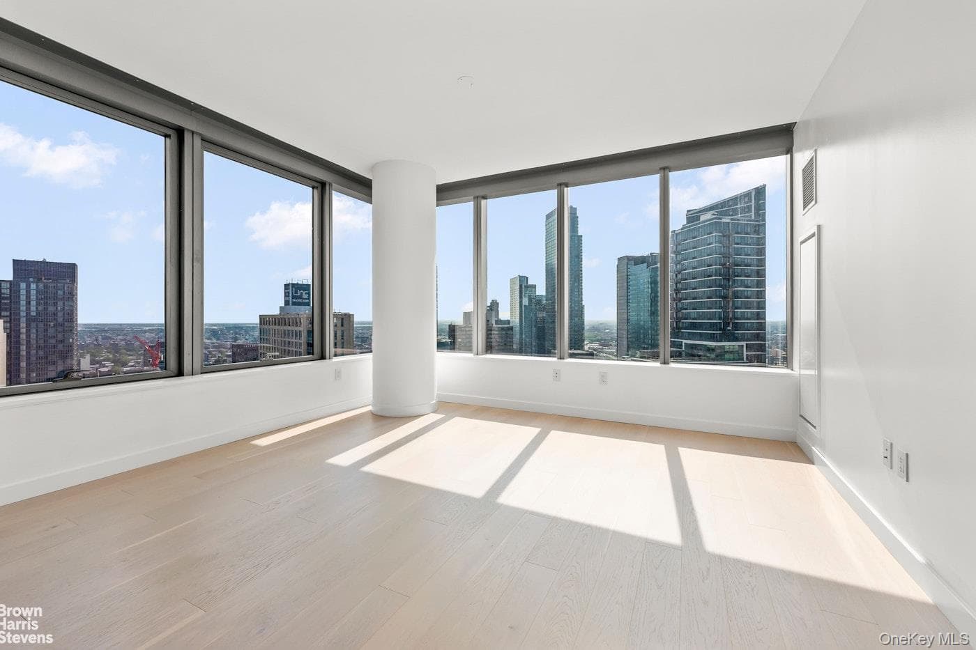3 Court Square Unit: 3908 thumbnail 4