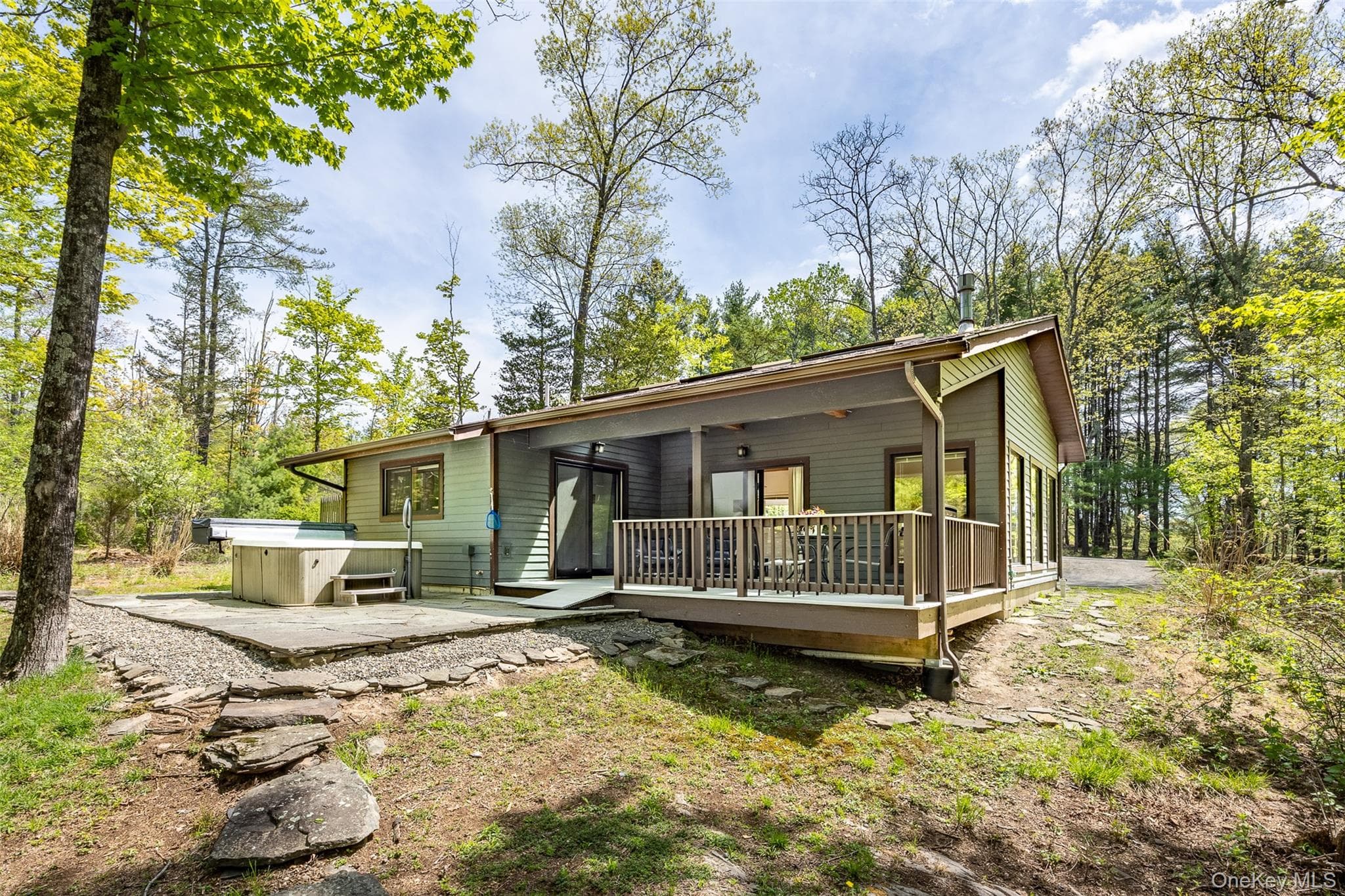 2465 Glasco Turnpike thumbnail 14