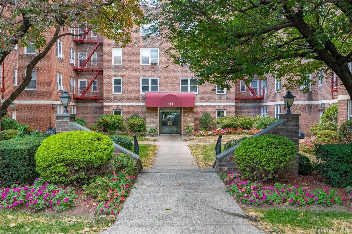 485 Bronx River Road Unit: A23 thumbnail 14