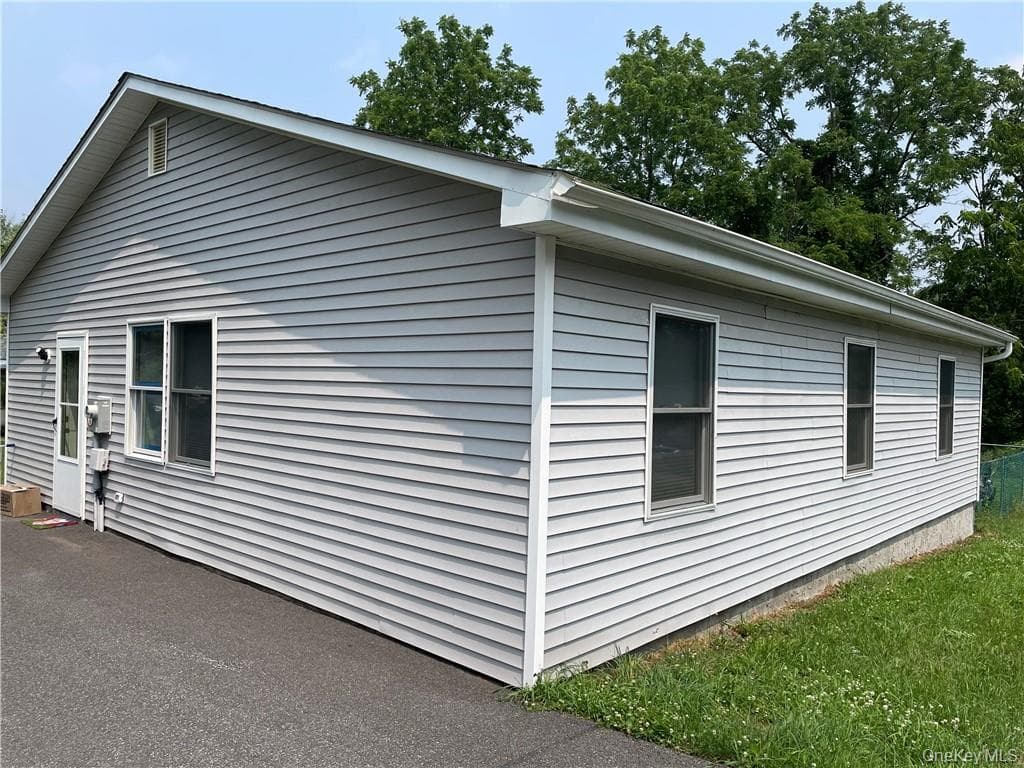 30 Reservoir Road, Middletown