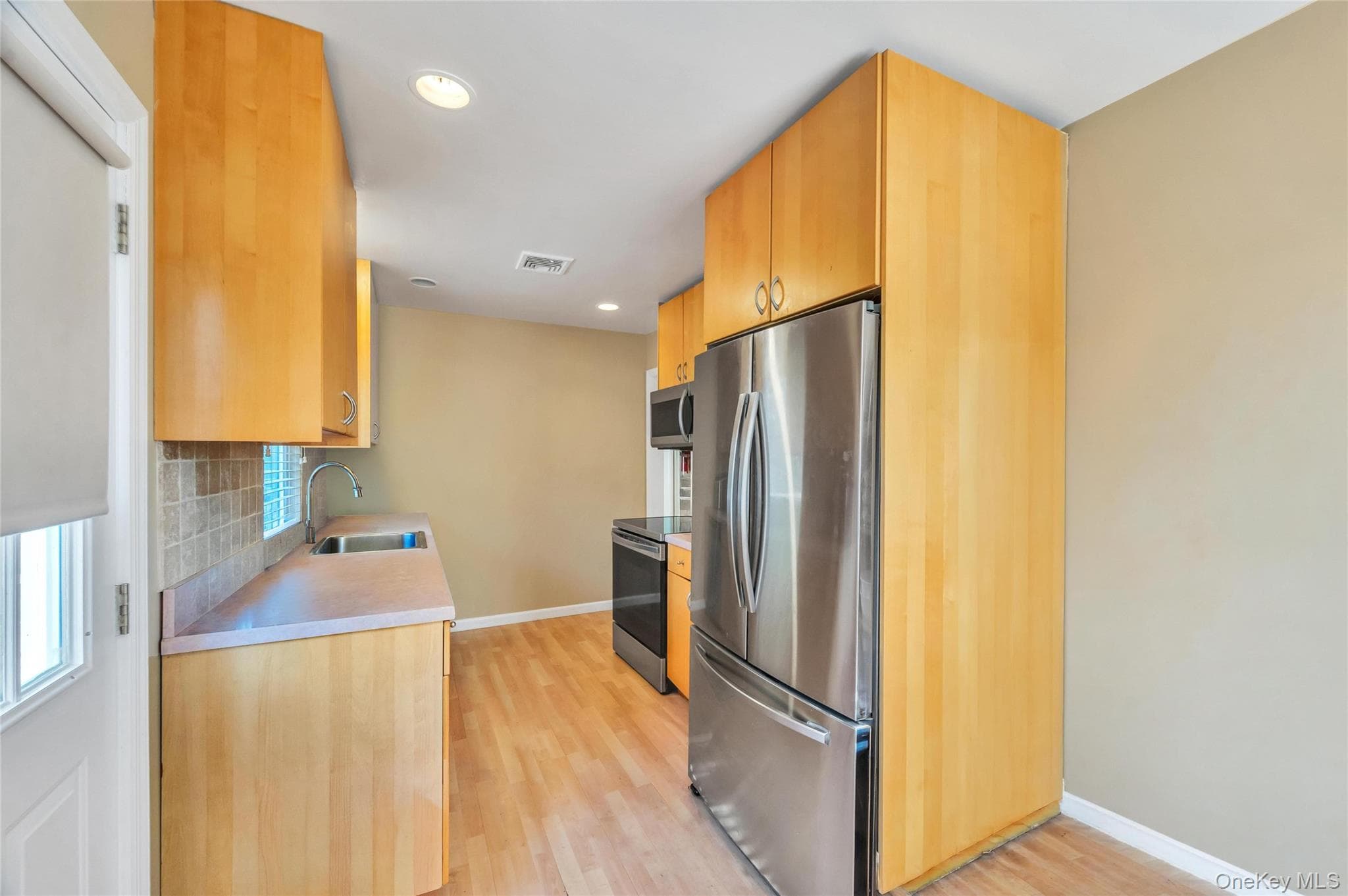 40 Columbia Street thumbnail 14